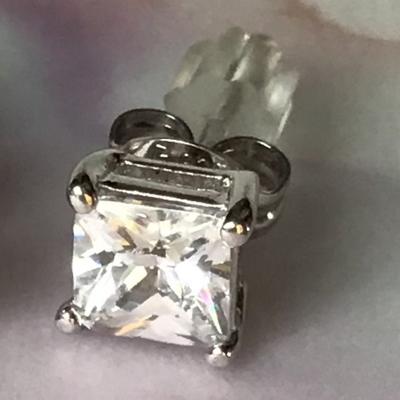 New Sterling Silver Cubic Zirconia Pierced Stud Earrings - Picture 7 of 12